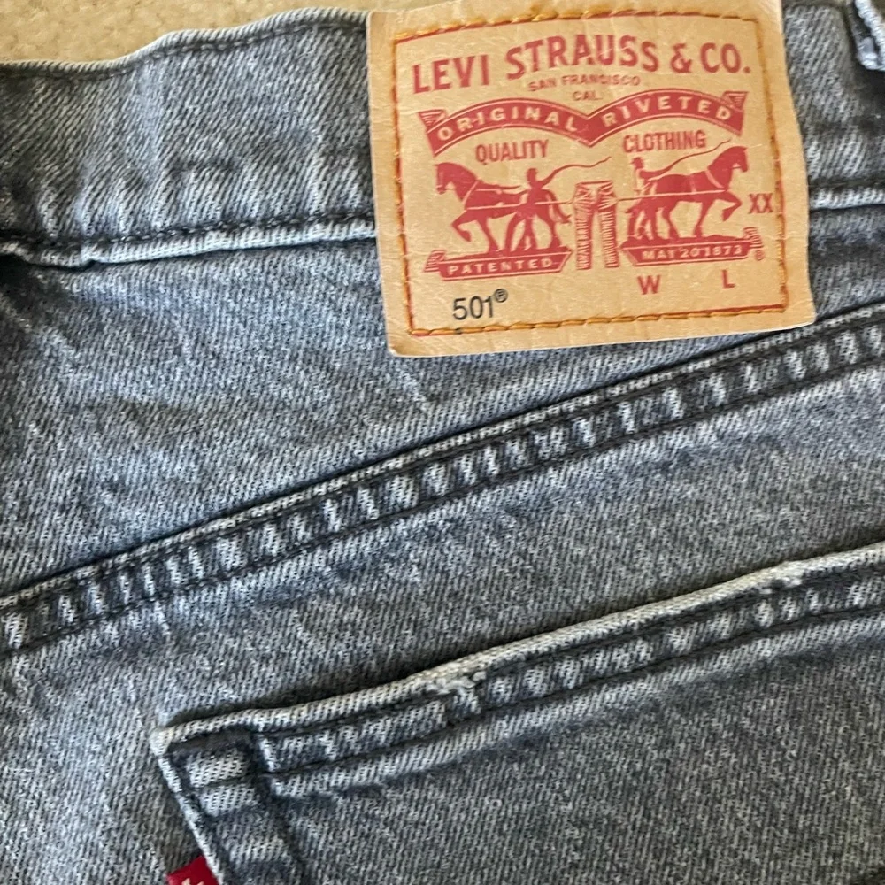 Levis charcoal denim